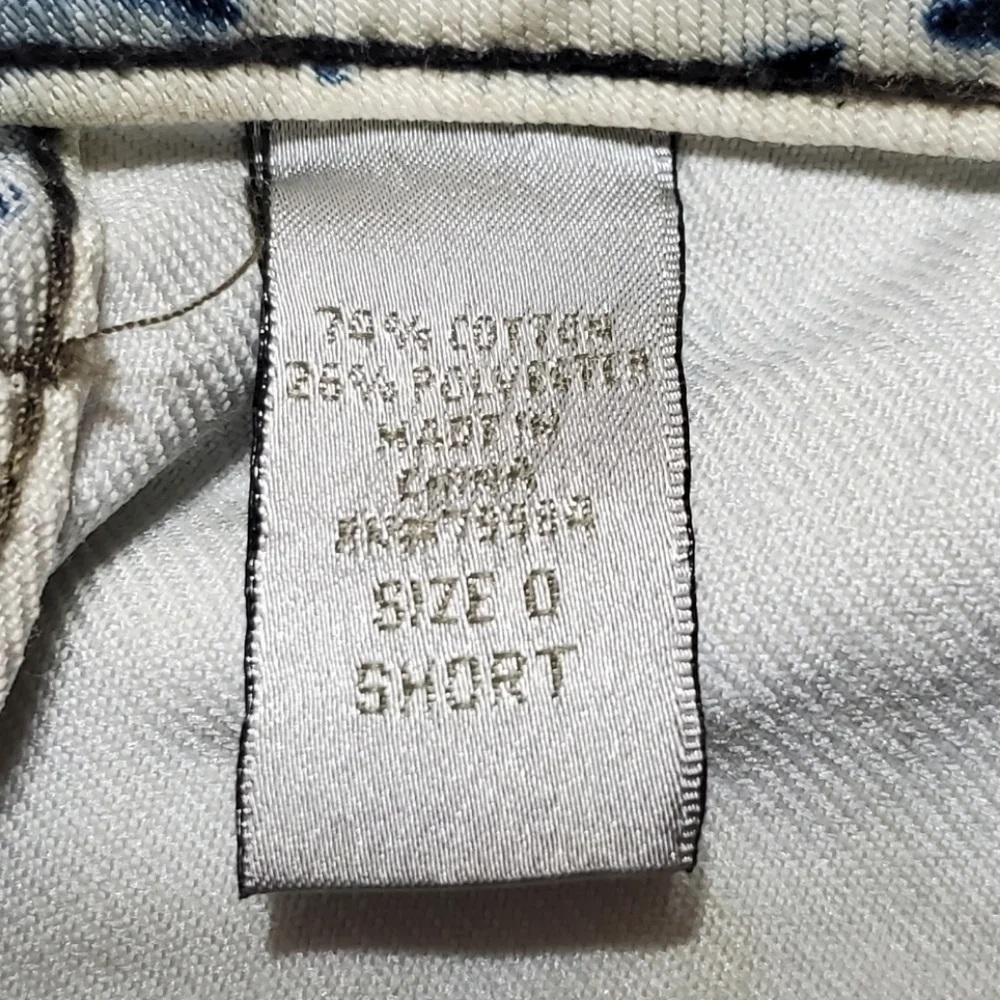 Chico's Women's Demin Indigo Blue Reverse Tie-Dye Jeans Size 0 Short - Picture 3 of 14